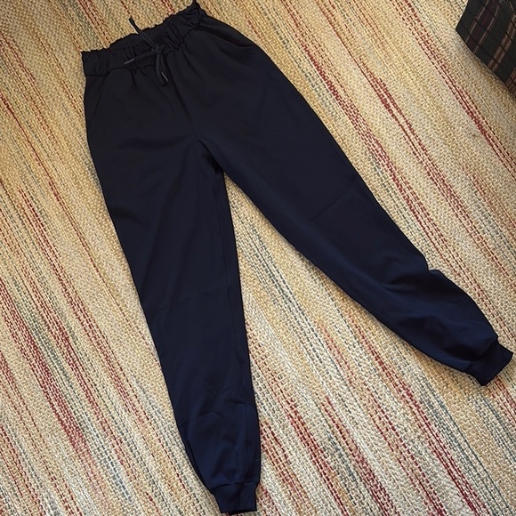 lululemon athletica Pants - LULULEMON high rise jogger in navy